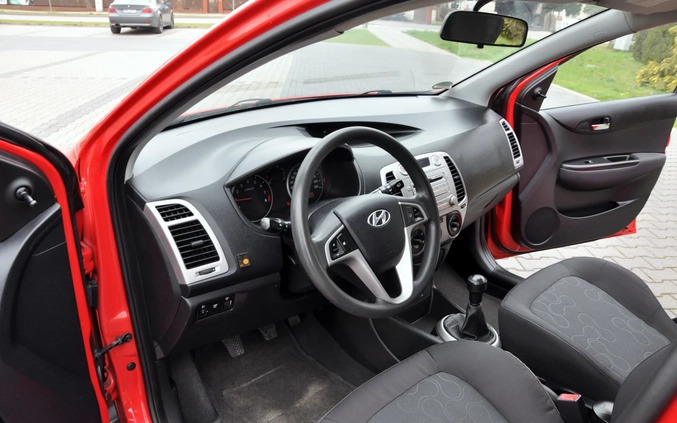 Hyundai i20 cena 15900 przebieg: 220000, rok produkcji 2011 z Ryglice małe 781